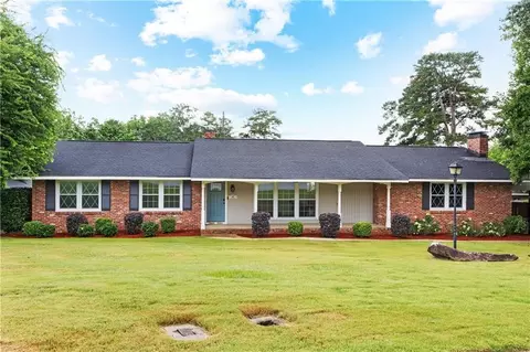 2 Lakewood Cir, Phenix City, AL 36867