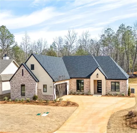 2050 Arrowhead Ave, Opelika, AL 36801