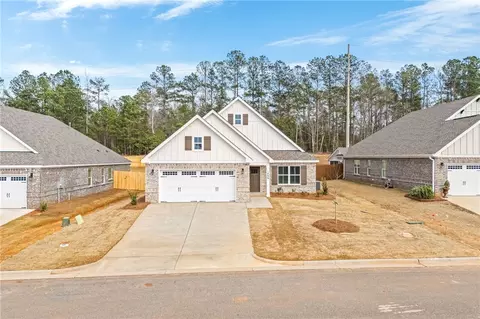 1899 Hidden Lakes Dr, Opelika, AL 36801