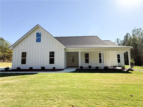11 Lee Road 130, Salem, AL 36874