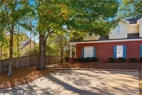 412 Jack Hampton Dr, Auburn, AL 36830