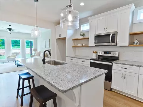 1003 Crossing Ct E, Valley, AL 36854 photo 3