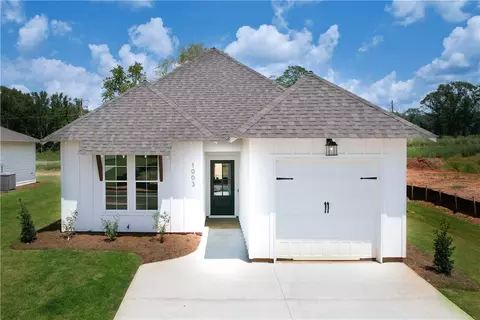 1003 Crossing Ct E, Valley, AL 36854