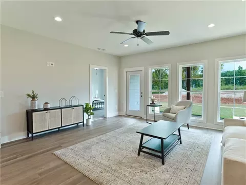1003 Crossing Ct E, Valley, AL 36854 photo 10