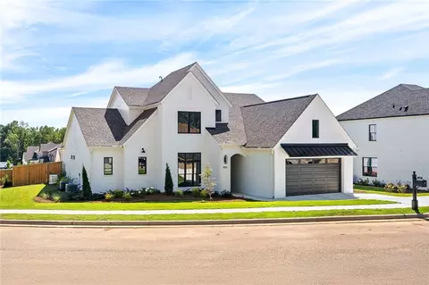 806 Summerlin Cir, Auburn, AL 36830