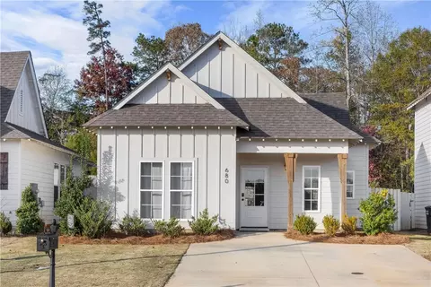 680 Village Dr, Opelika, AL 36801