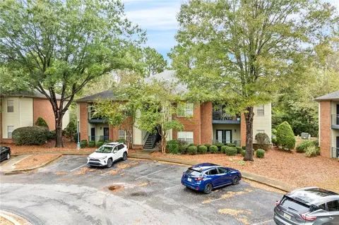 3297 S College St #E101, Auburn, AL 36830