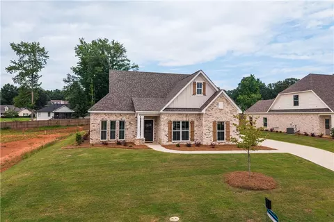 1935 Long Leaf Ln, Opelika, AL 36804