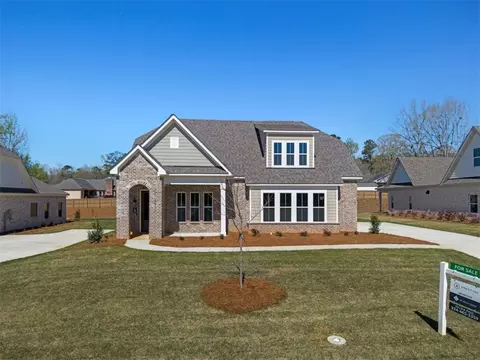 1911 Long Leaf Ln, Opelika, AL 36804