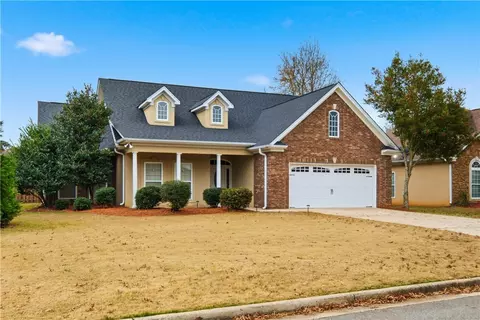 4005 Chesham Dr, Opelika, AL 36801