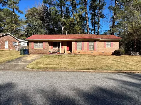 836 Cahaba Dr, Auburn, AL 36830