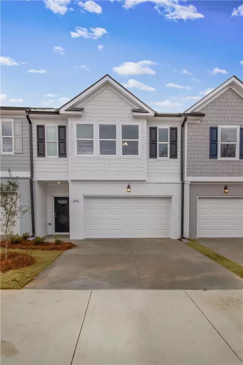 1225 Mccoy St, Opelika, AL 36801