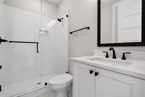 Bath - 2176 Dawson Corner Loop, Auburn, AL 36832 photo 3 of 4