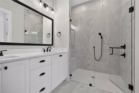 Bath - 2176 Dawson Corner Loop, Auburn, AL 36832 photo 1 of 4