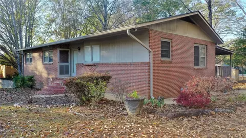 657 E Thach Ave, Auburn, AL 36830