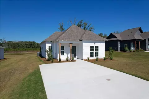 1013 Crossing Ct E, Valley, AL 36854 photo 4