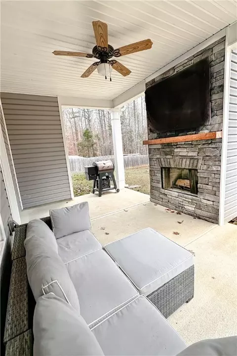 Exterior - 32 Lee Road 2156, Valley, AL 36854 photo 3 of 3