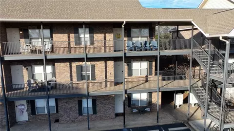836 W Glenn Ave #210, Auburn, AL 36832
