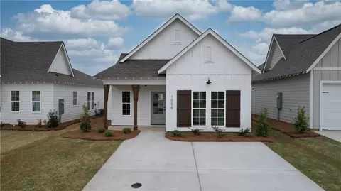 786 Woodland Ln, Opelika, AL 36801