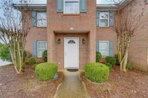 1477 N Donahue Dr #2201, Auburn, AL 36830