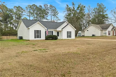 1076 County Road 193, Valley, AL 36854