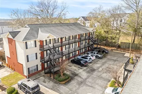 544 W Glenn Ave #108, Auburn, AL 36830