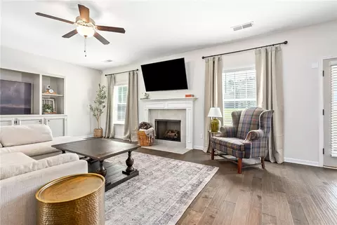 1014 Dunkirk Cir, Auburn, AL 36832