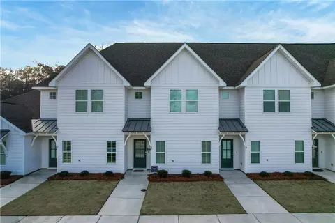 630 Village Dr #3, Opelika, AL 36801