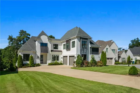 992 Fairview Dr, Auburn, AL 36830