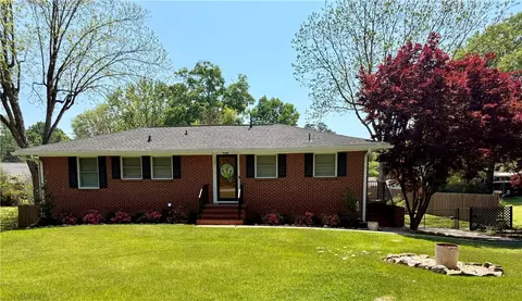 307 Highland Ave, Opelika, AL 36801