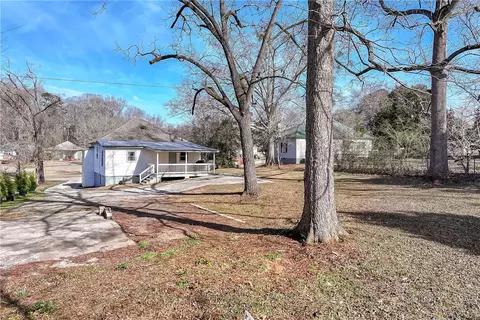 Exterior - 2408 30th St, Valley, AL 36854 photo 4 of 8