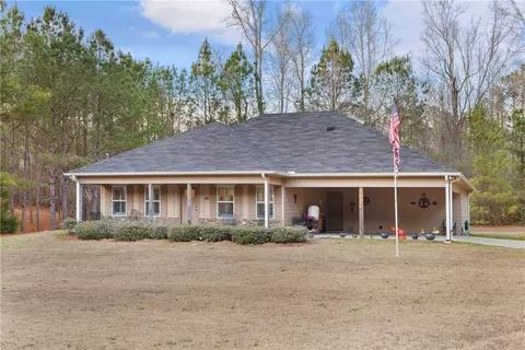 3 Pine Grove Ln, Salem, AL 36874