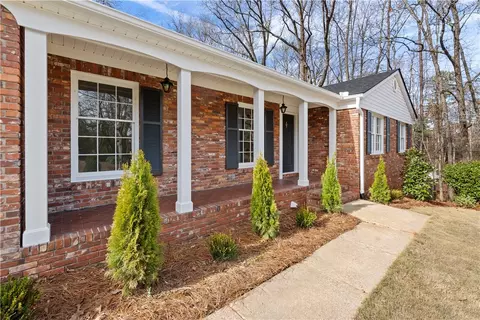 1504 Gwen Mill Dr, Opelika, AL 36801