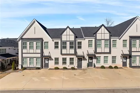 2808 Ridge Crest Ct, Opelika, AL 36801