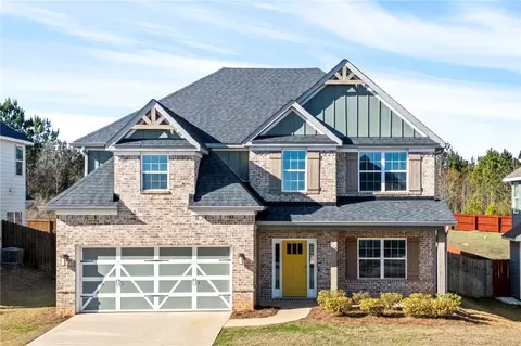 738 Wyndham Village Ct, Opelika, AL 36804