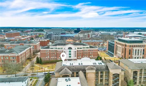 402 W Magnolia Ave #241, Auburn, AL 36832