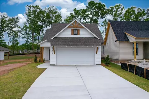 774 Hunters Way, Opelika, AL 36801