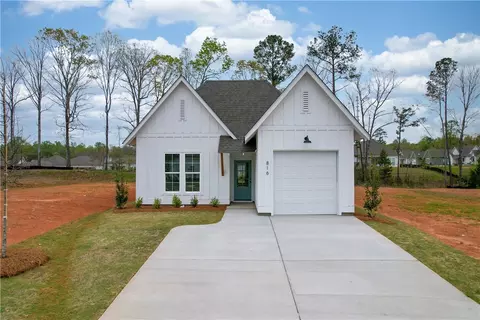 816 Hunters Way, Opelika, AL 36801
