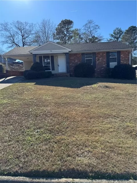710 Lawrence Ct, Phenix City, AL 36869