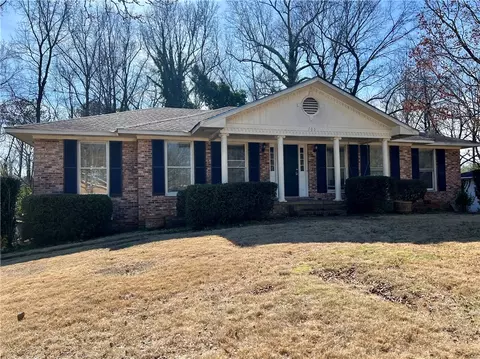 705 N Hills Dr, Opelika, AL 36801