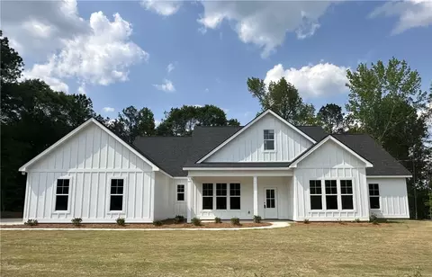 803 Lee Road 240, Salem, AL 36874