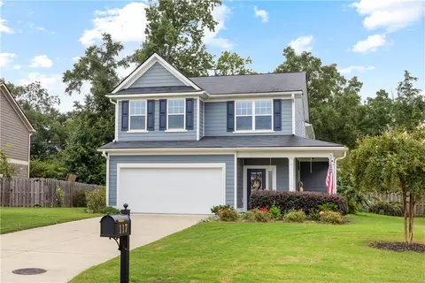 117 Wood Hill Dr, Smiths Station, AL 36877