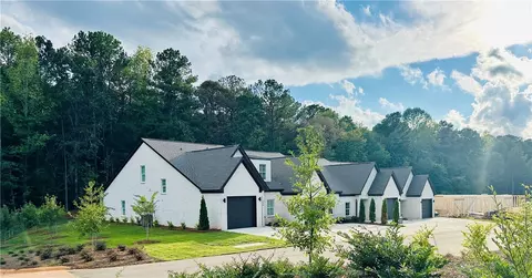 1100 Arcadia Ave #202, Auburn, AL 36830