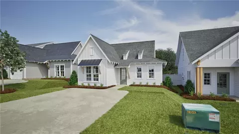 125 Woodland Ln, Opelika, AL 36801