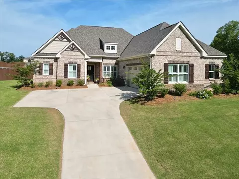 1685 Violet Ln, Opelika, AL 36801