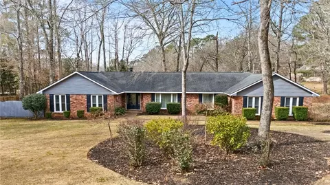 513 Cross Creek Rd, Auburn, AL 36830