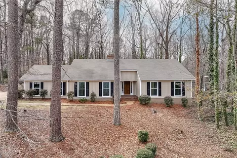 3704 Flintwood Ln, Opelika, AL 36801