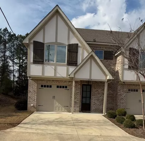 1376 S Donahue Dr #1, Auburn, AL 36832