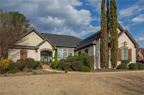 1678 Sutherland Ln, Auburn, AL 36830