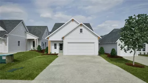 124 Woodland Ln, Opelika, AL 36801
